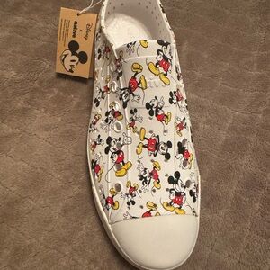Disney Native Shoes New With Tags